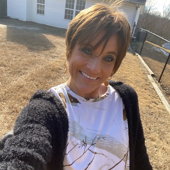 Meet your Posher, Amanda - Picture 3 of 4